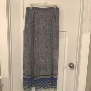 Maxi skirt with blue and green detail size Medium